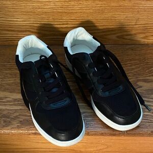 Old Navy Black and White Women's Sneakers